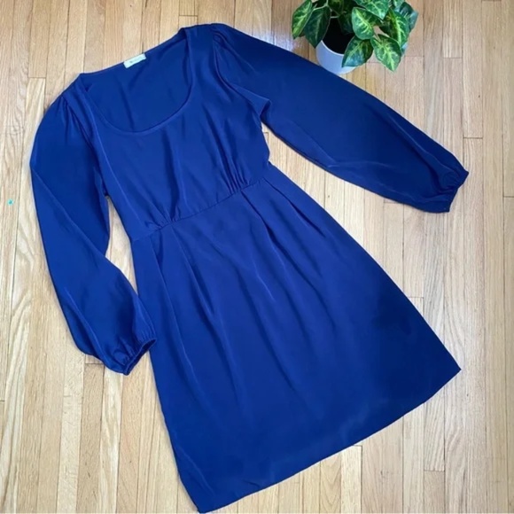 Everly Scoop Neck Long Sleeve Cutout Back Detail Navy Mini Dress Size S - Picture 1 of 11